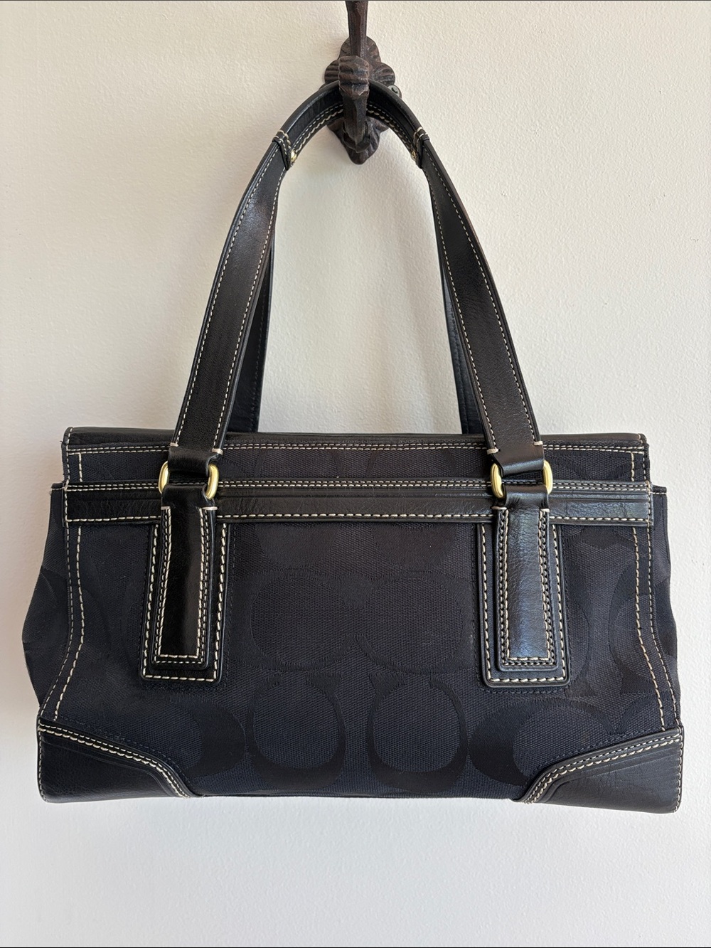 Coach Hampton Signature Strap Satchel Bag in Black with gold hardware & turn - Picture 2 of 16